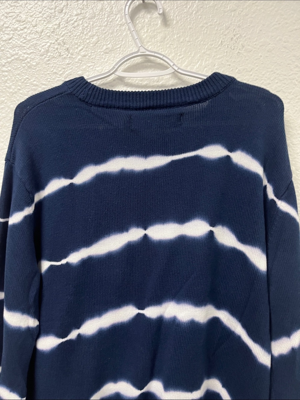 X Ray Blue and White Crewneck Sweater with Tie-Dye Stripes
#1190 - Picture 4 of 4